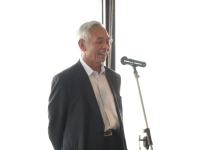 �i���V���ɂ��J��A